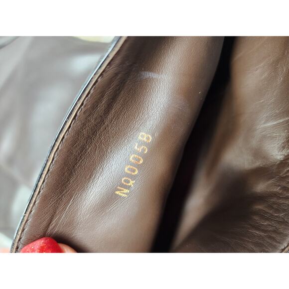 LOUIS VUITTON BROWN KNEE HIGH TALL LOGO LEATHER BOOTS - SIZE 41 - Picture 16 of 16